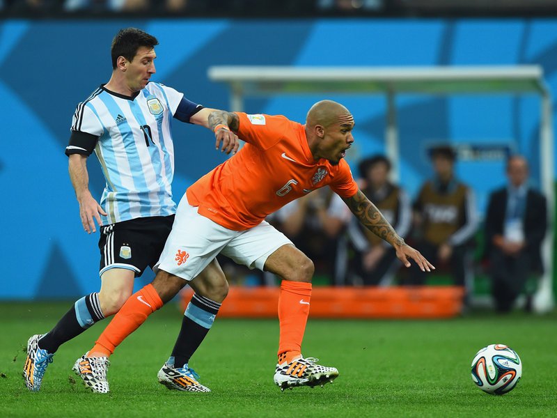 620 - 8 X 6 Photo - Footbal - FIFA World Cup - Argentina V Holland Lionel Messi