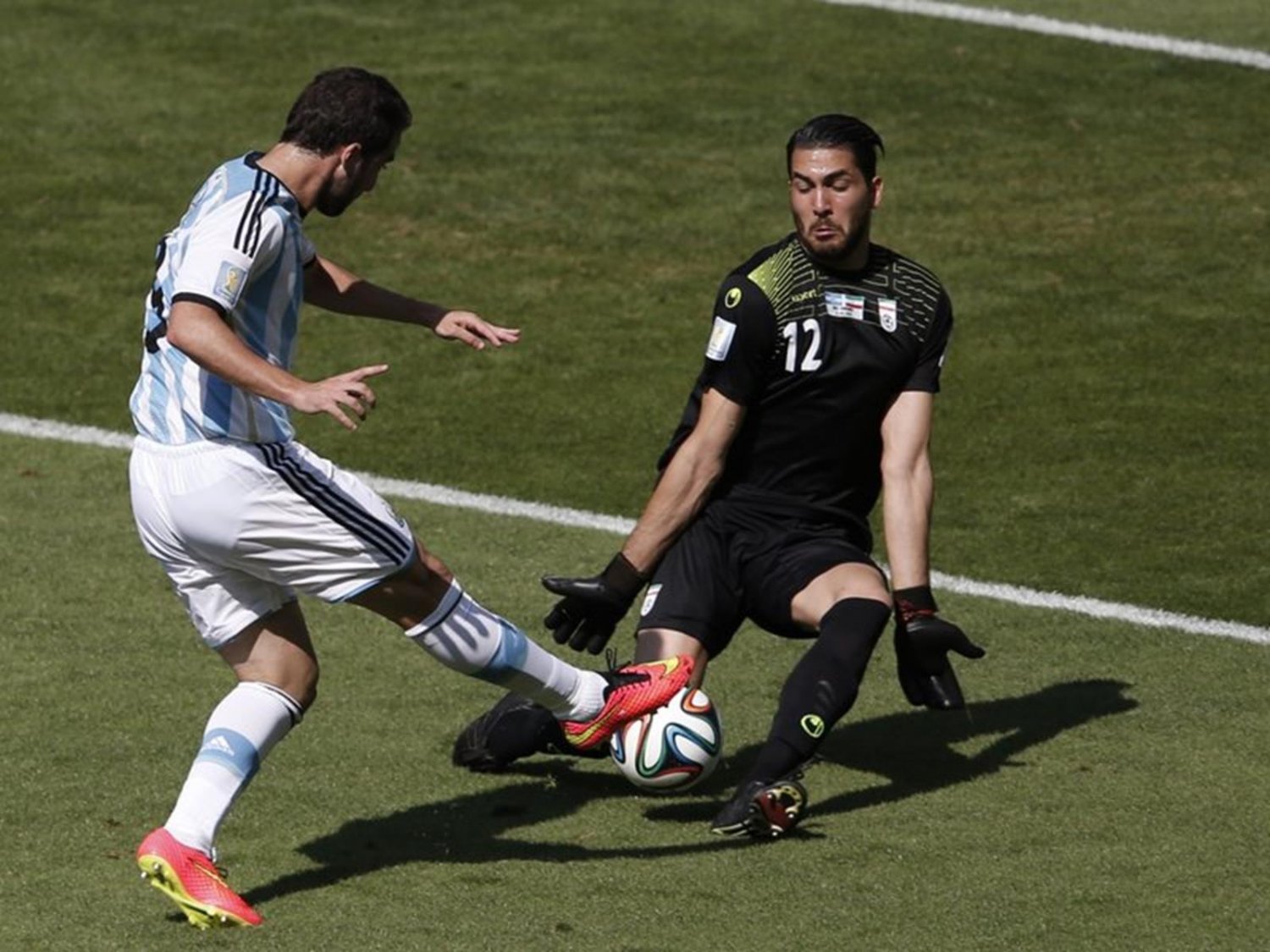 112 - 8 X 6 Photo - Football - FIFA World Cup 2014 - Argentina V Iran - Higuain Gonzalo
