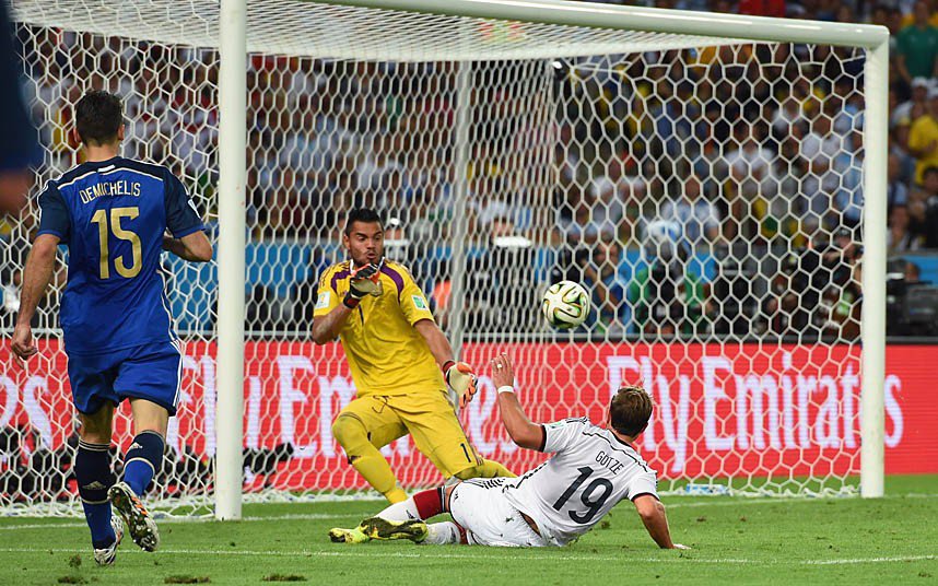 18 x 12 Photo - Football - FIFA World Cup 2014 WINNERS - Germany - Goetze Goal