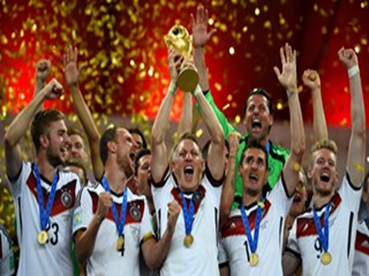 18 - 8 x 6 Photo - Football - FIFA World Cup 2014 WINNERS - GERMANY