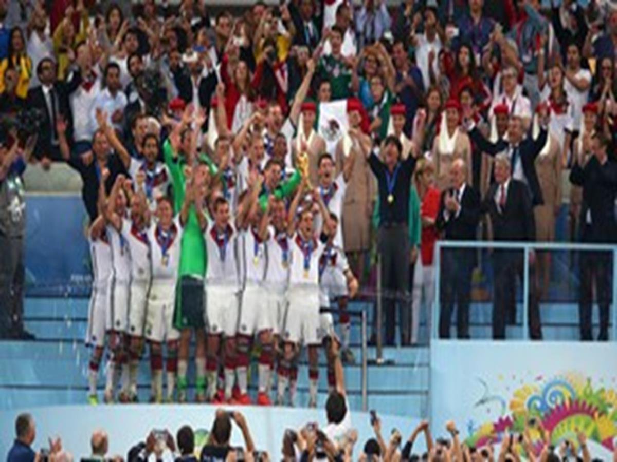 44 - 8 x 6 Photo - Football - FIFA World Cup 2014 WINNERS - GERMANY