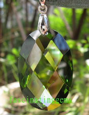 50.00CT CHARMING STUNNING GREEN OVAL ZIRCON PENDANT