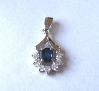 100% natural blue sapphire and sterling silver necklace pendant