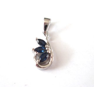 100% natural blue sapphire and sterling silver necklace penda