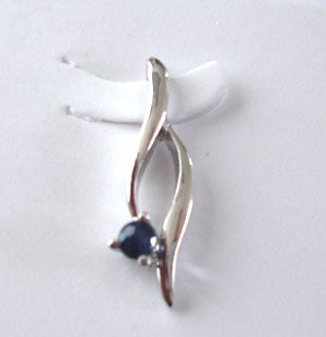 100% natural blue sapphire and sterling silver necklace pendant