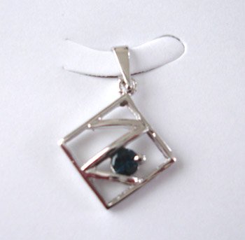 100% natural blue sapphire and sterling silver necklace pendant