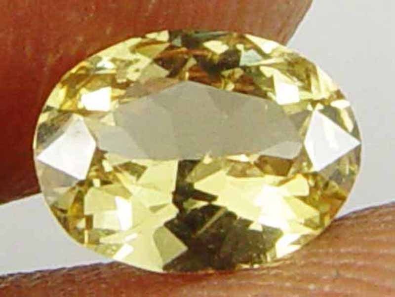 CHRYSOBERYL Natural 0.95 CT 7.37 X 5.61 MM Vibrant Yellow Fire Gemstone 11031523
