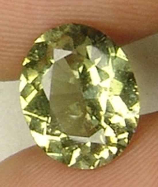 2.15CT 100% Natural Glowing Oval Kornerupine 10030453