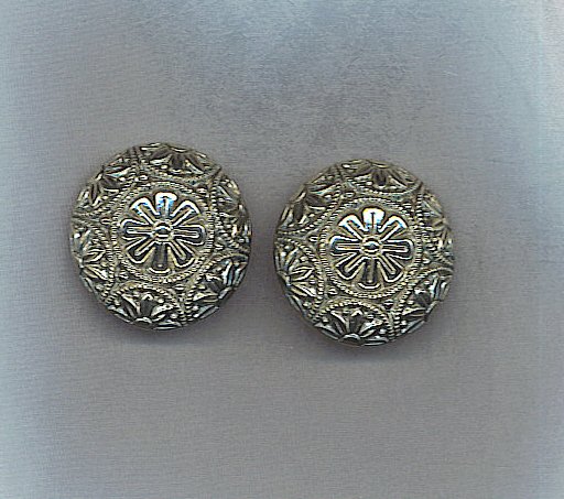 BEAUTIFUL SILVER EARRINGS WITH TIMELESS DESIGN
