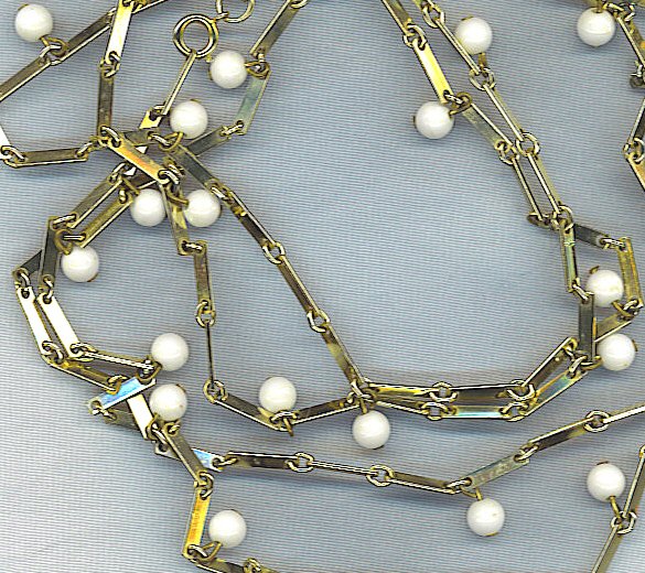 52" VTG. CHAIN WITH SMALL WHITE BEADS