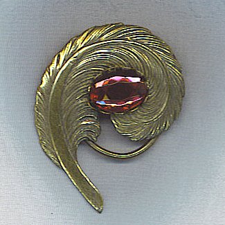 VTG. CLIP WITH PINK OVAL RHINESTONE
