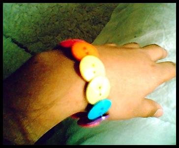 rainbow.button.bracelet2