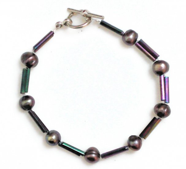 Handmade purple freshwater pearl and bead bracelet