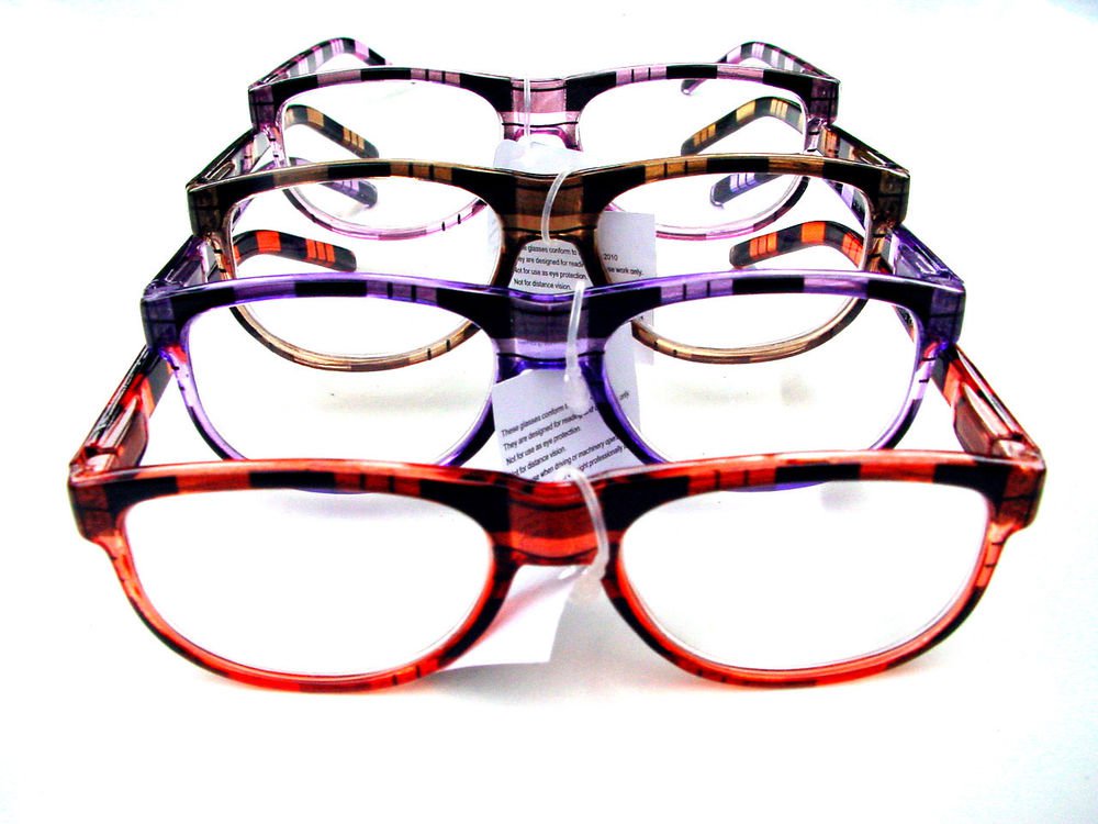 4 PAIRS OF CHECK PATTERN WAYFARER STYLE READING GLASSES +1.0 D529