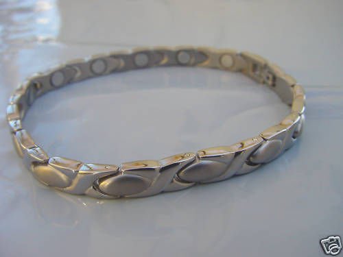 LADIES SLIM MAGNETIC TITANIUM HEALTH THERAPEUTIC BRACELET