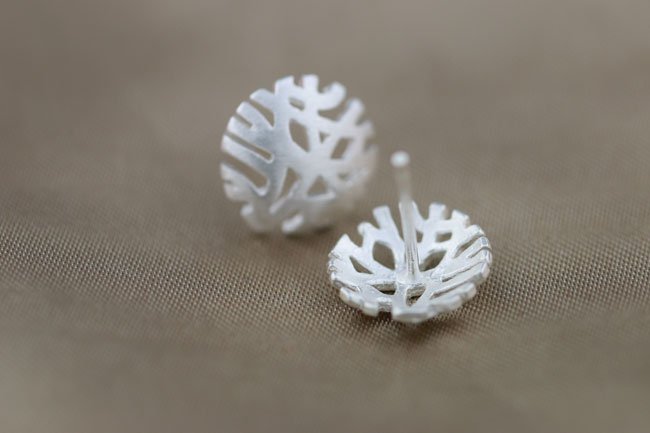 Sterling Silver 0.925 Round Snow Flower earring