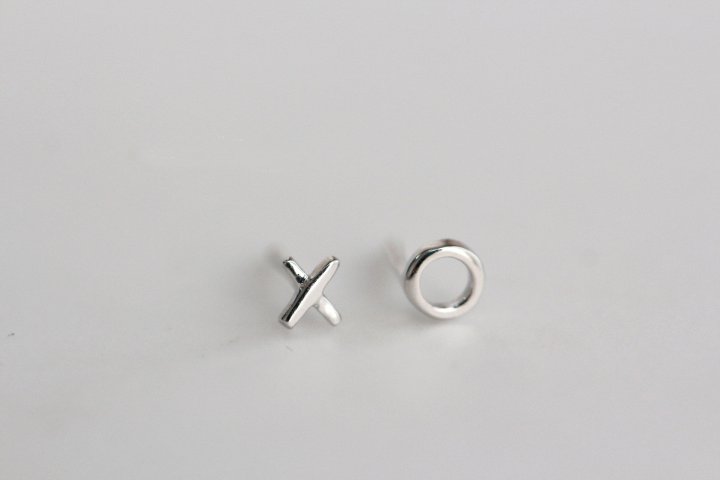 Sterling Silver 0.925 XO earring