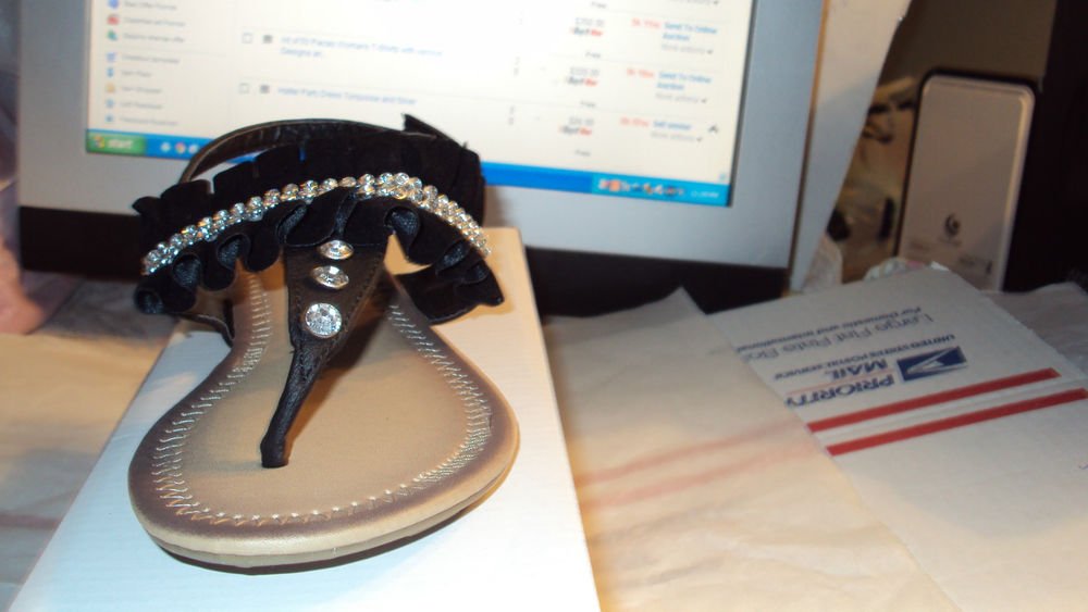 WOMENS BLACK T STRAP SANDALS WITH RUFFLES AND RHINESTONES SIZE 5.5