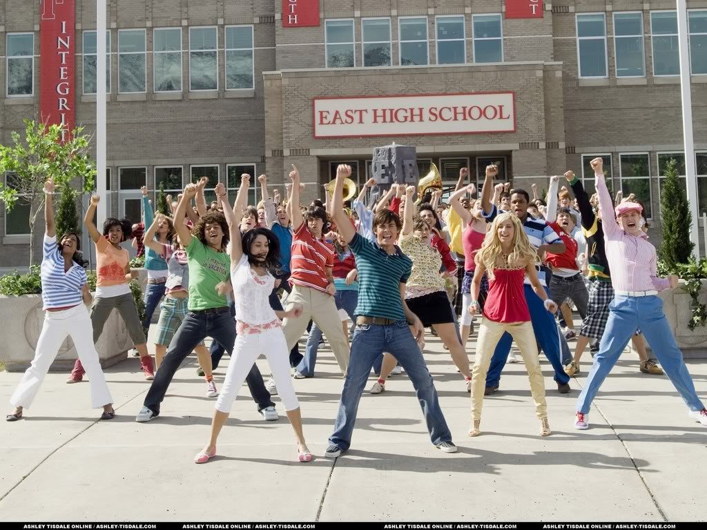 ZAC EFRON ASHLEY TISDALE SIGNED X6 "HIGH SCHOOL MUSICAL 2" MOVIE SCRIPT HSM2 RPT