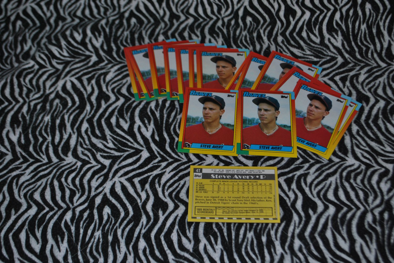 1990 topps traded steve avery rookie card lot