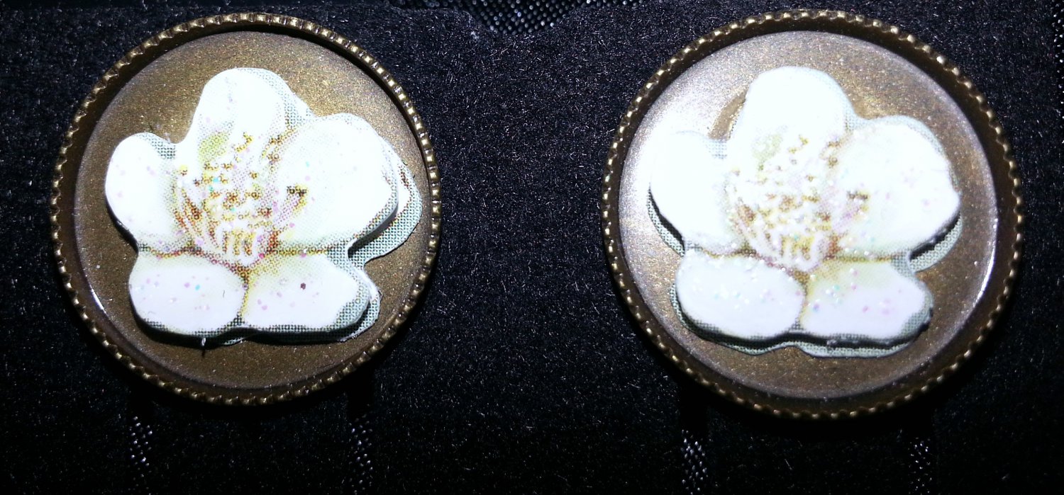 3-D Flower Stud Earrings - Item #E131