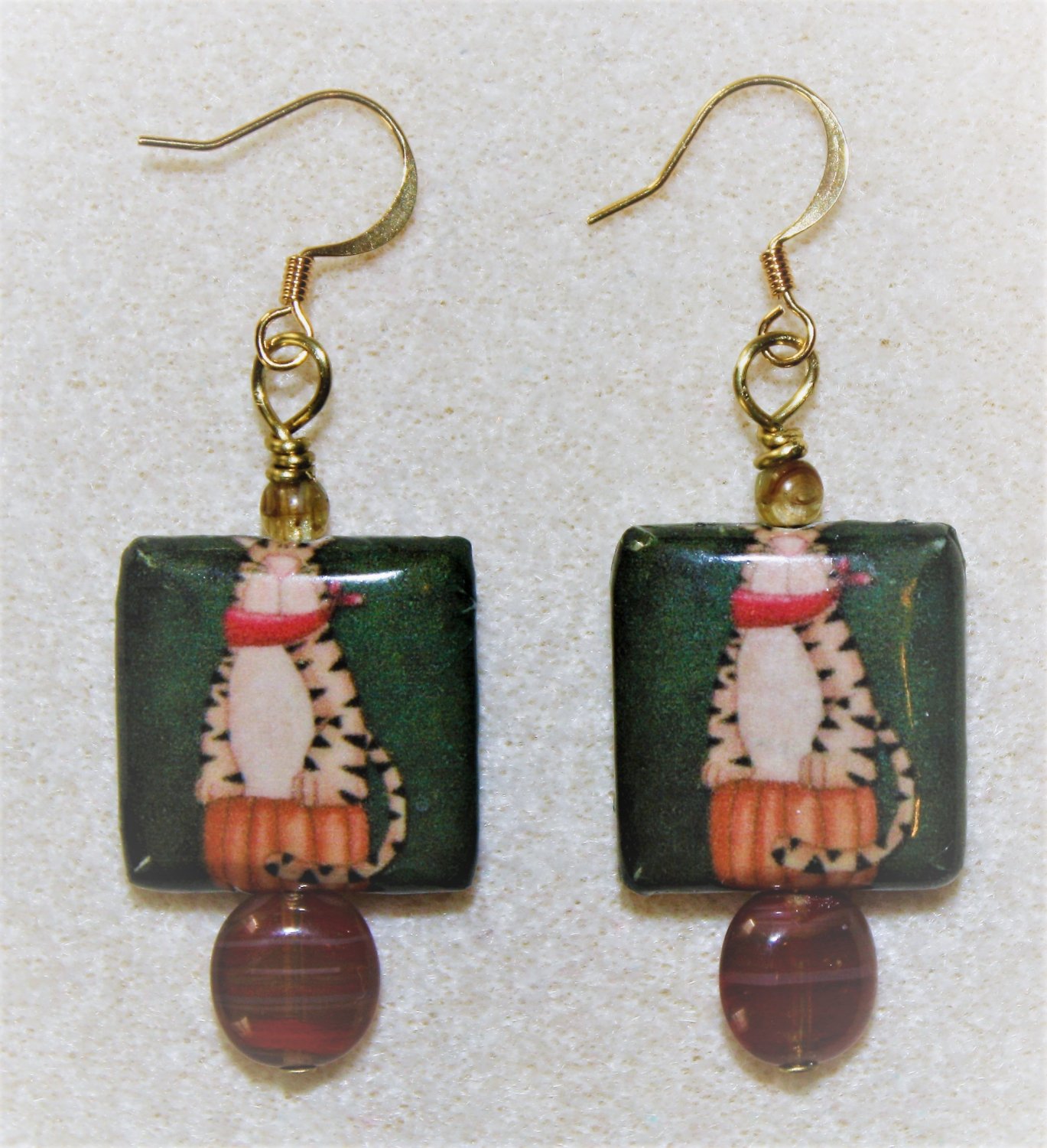 Regal Cat Earrings - Item #E471