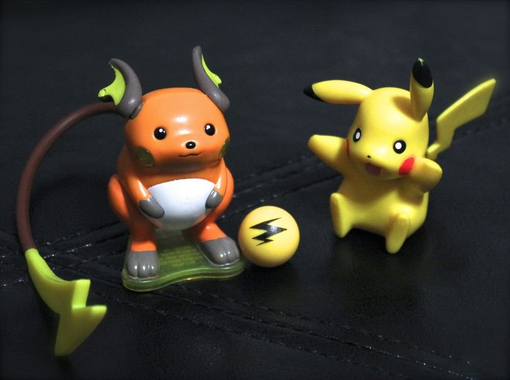 Pokemon Jakks Pikachu & Burger King Raichu 3'' Figures Collectibles +Free Cards!
