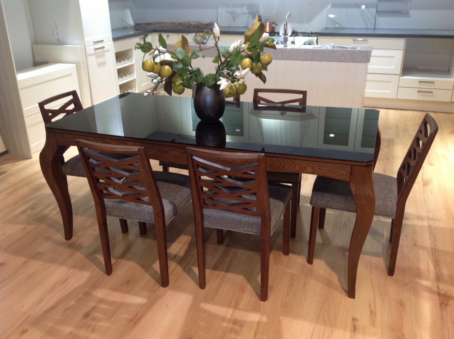 Vinta Glass Top Dining Set