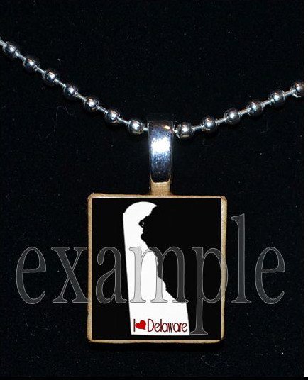 ANY USA STATE Black & White c/ Red Heart Scrabble Necklace Charm Key-chain Gift