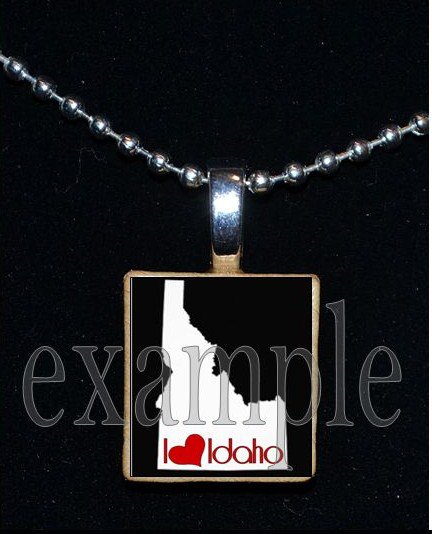 ANY USA STATE Black & White c/ Red Heart Scrabble Necklace Charm Key-chain Gift