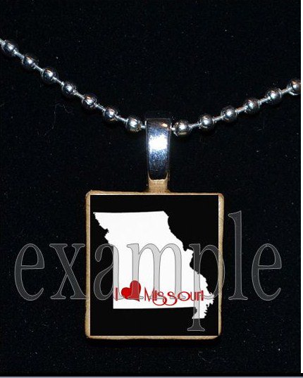 ANY USA STATE Black & White c/ Red Heart Scrabble Necklace Charm Key-chain Gift
