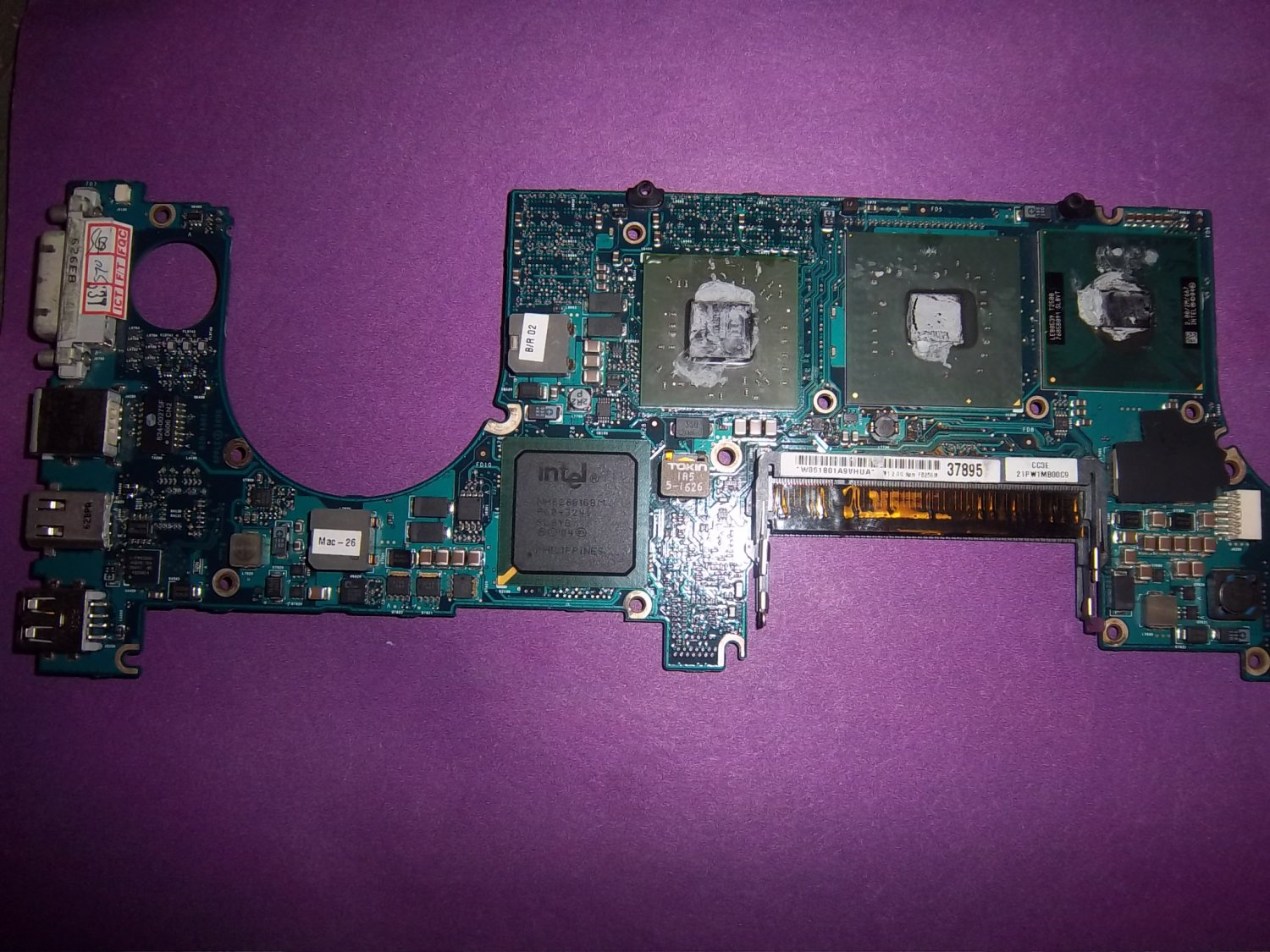 Macbook Pro 15" A1150 2.0Ghz T2500 128MB Logic 820-1881-A WORKING