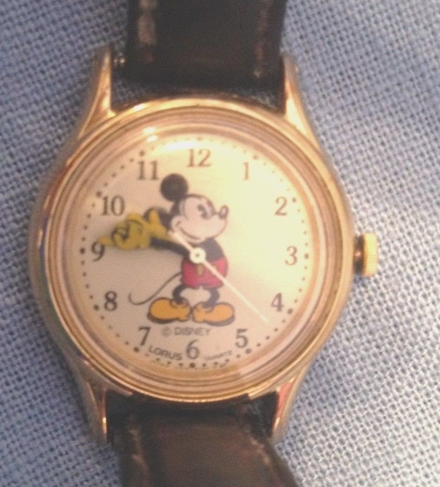 "MAMA SUES " MICKEY LOVES MINNEY WATCH-WORKING- NEW BATTERY