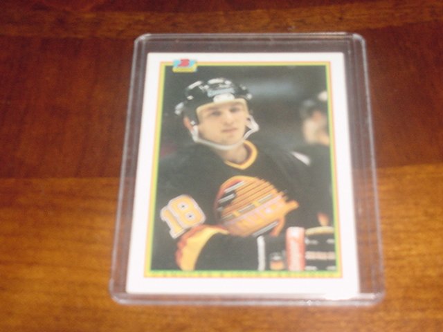 1990 Igor Larionov Bowman card