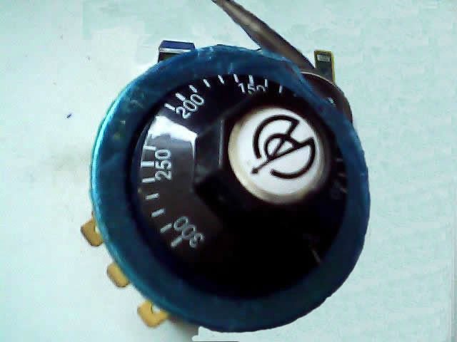 1PCS 220V 300 Celsius 2-Pin Thermostat Temperature Switch Knob Controller Probe