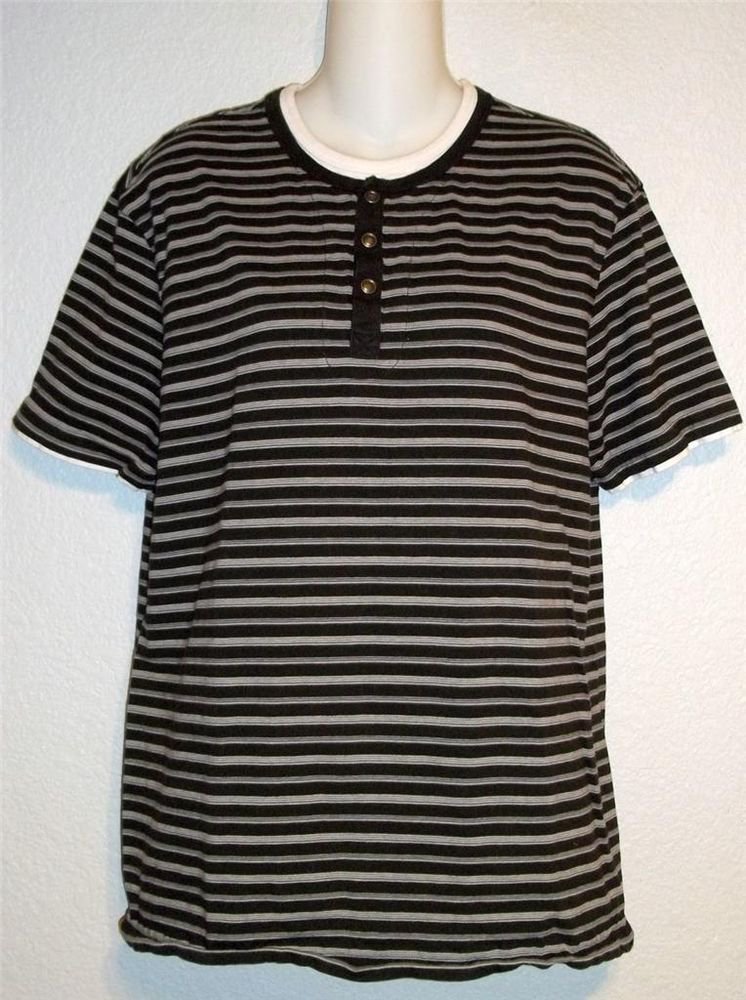 Roundtree & Yorke Casuals M Medium Men's Black White Striped Layered Knit Shirt
