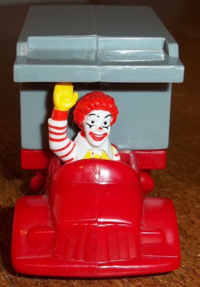 1995 Collectible McDonald's United Airlines Happy Meal Premium Meal Mover Truck