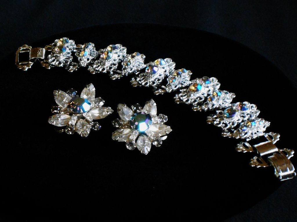 AB Bookchain Bracelet and ERs