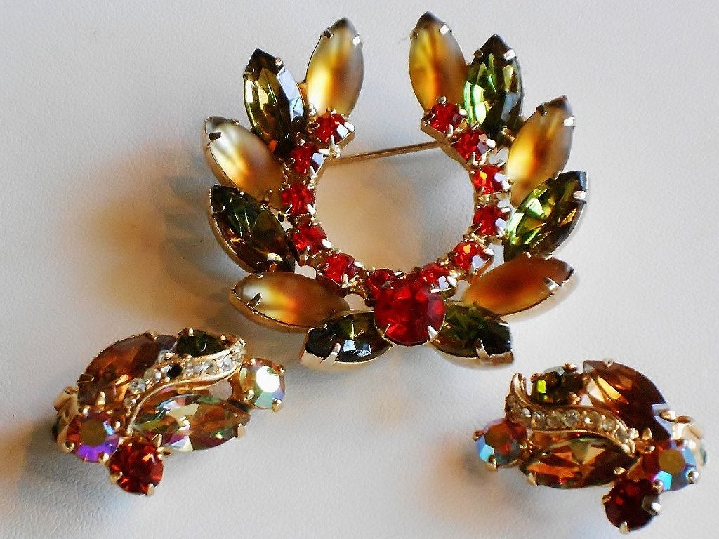 Autumn Horseshoe Brooch and ERs