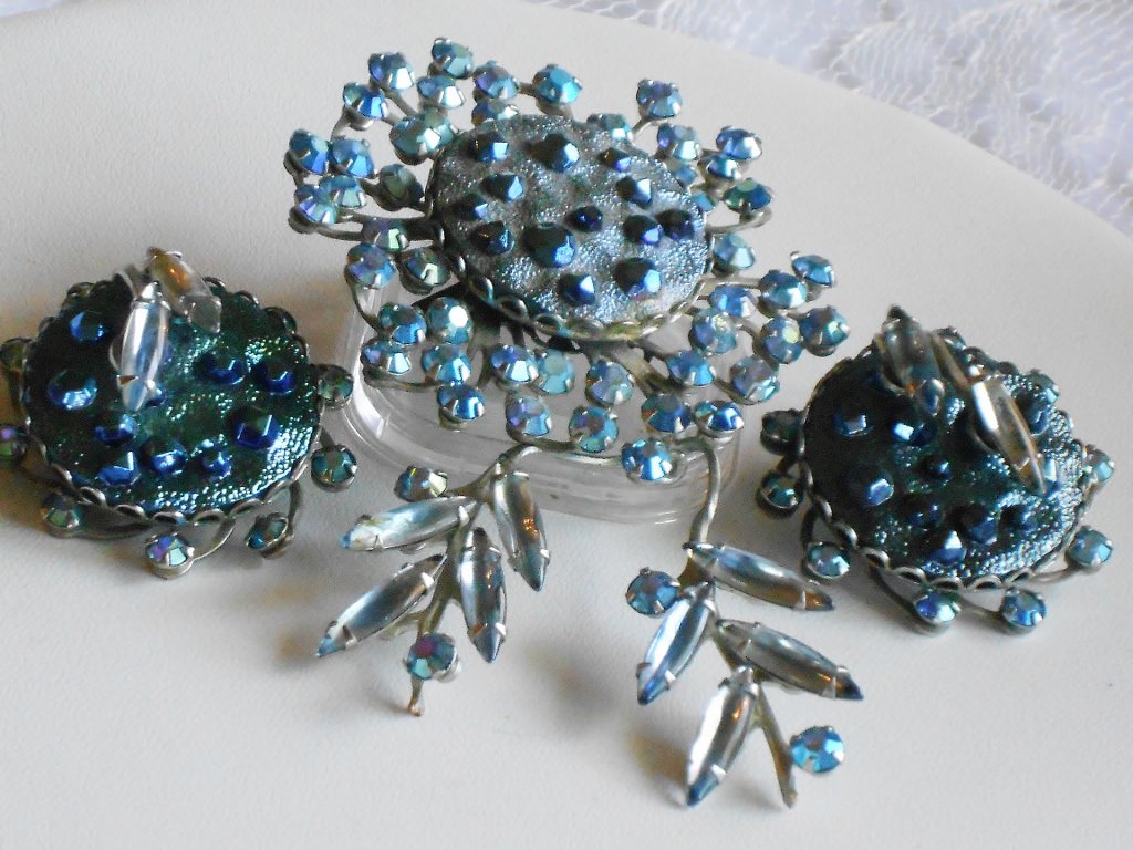 Judy Lee Blue Abstract Brooch and ER Set