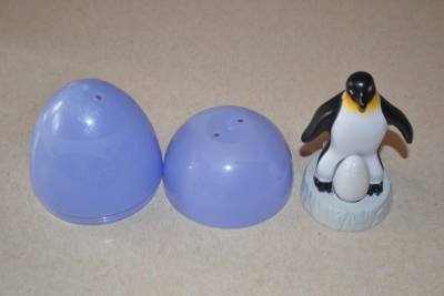 March of the Penguins Light Up Penguin in an Egg 4" Burger King Warner Bros