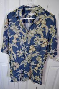 Pierre Cardin Men's Floral Pattern Blue 100% Rayon Hawaiian Shirt Size Medium