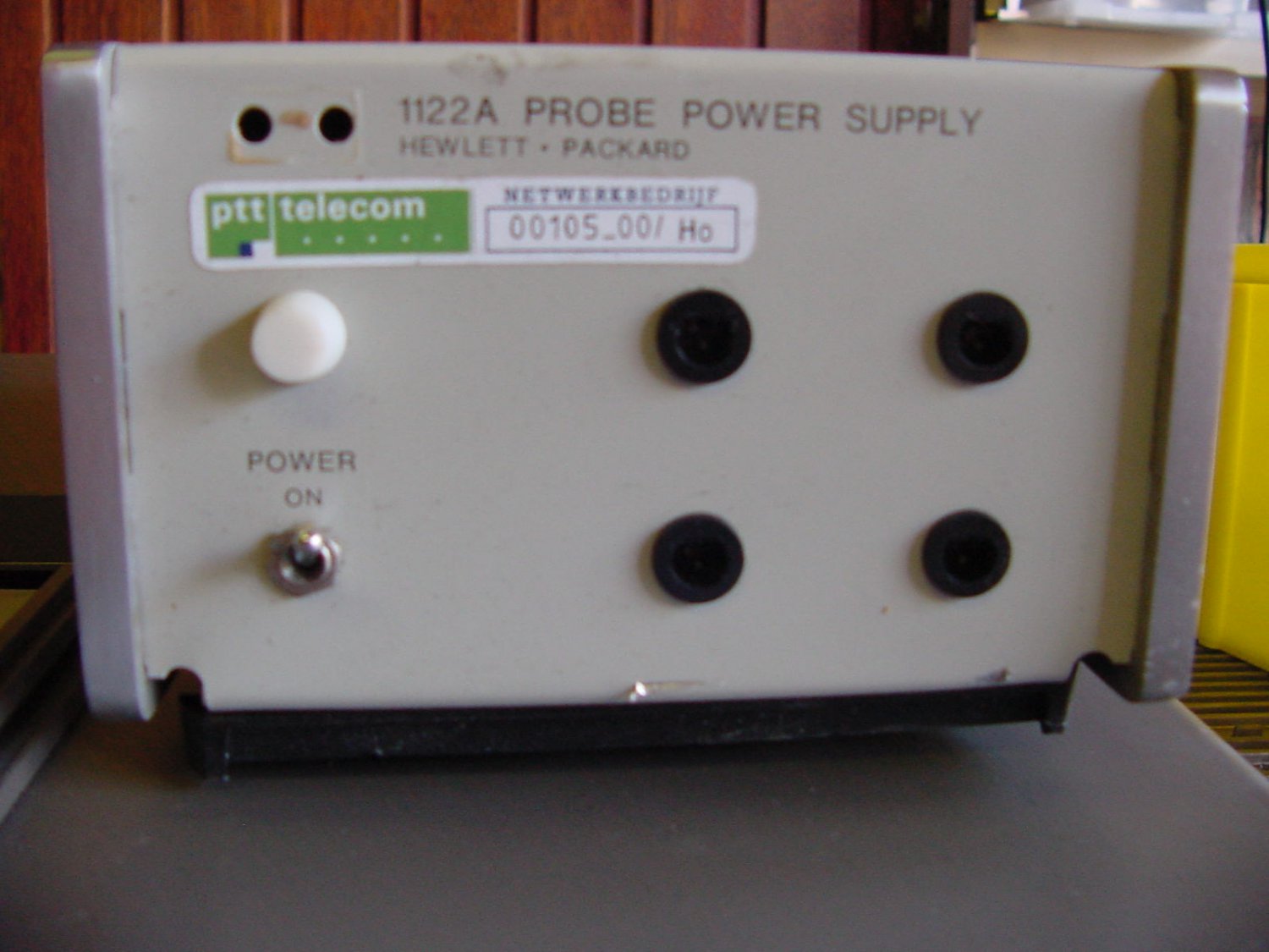HP 1122A Probe power Supply