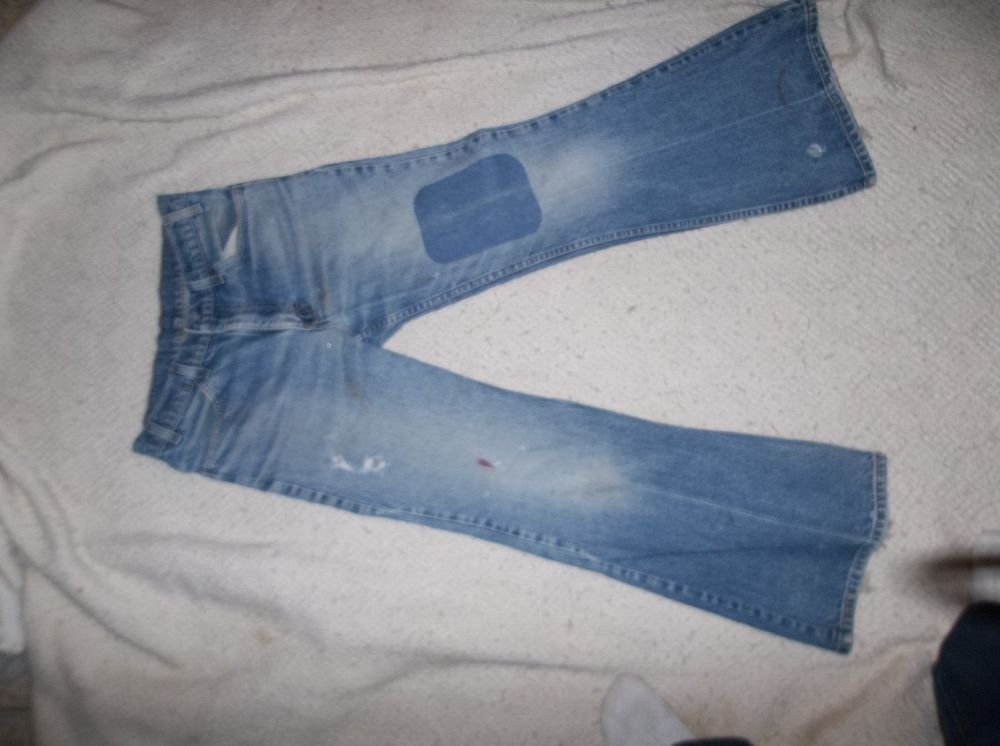 Vintage Levi's Big Bell Bottom jeans 32x30 Pre-Owned Destroyed