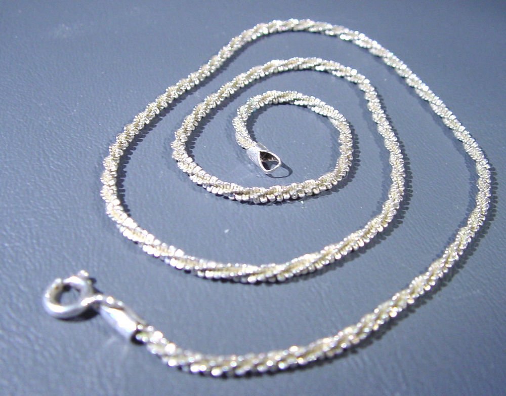 Sterling Silver Necklace 5.3 grams 16" long Marked 925 Italy