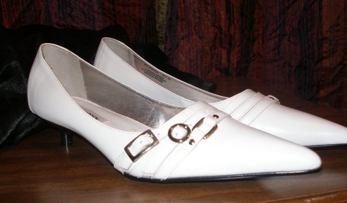 Steve Madden kitten heels size 7.5
