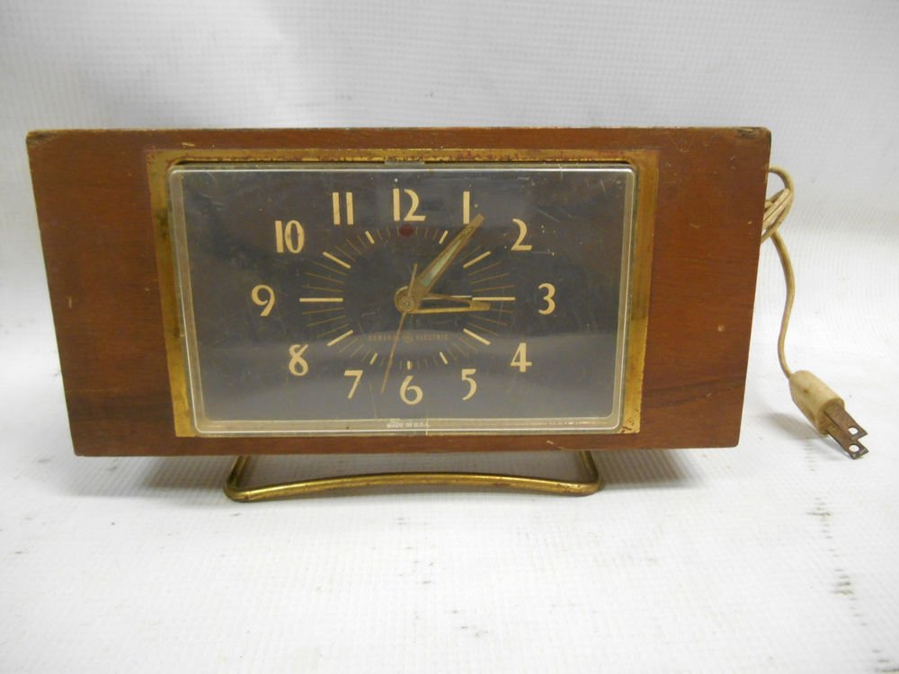 Vintage General Electric GE Wooden Shelf Mantel Alarm Clock Model 7H259