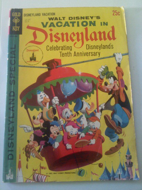Walt Disney's Vacation in Disneyland 10th Anniversary 1965 Gold Key Bronze Comic