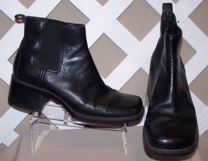 Womens Ladies Clarks Leather Ankle Boots 7