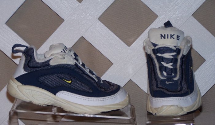 Boys Nike Shoes Size 8